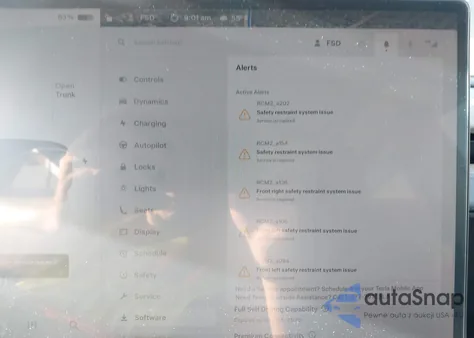 2026 Tesla Model Y Long Range Dual Motor All-Wheel Drive z USA, uszkodzony, nr VIN 7SAYGDED2TF385362